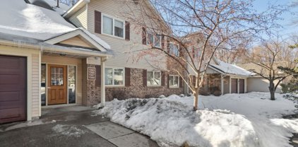 7263 Hunters Run, Eden Prairie