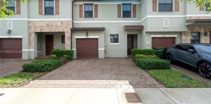 10025 W 32nd Ln Unit #10025, Hialeah