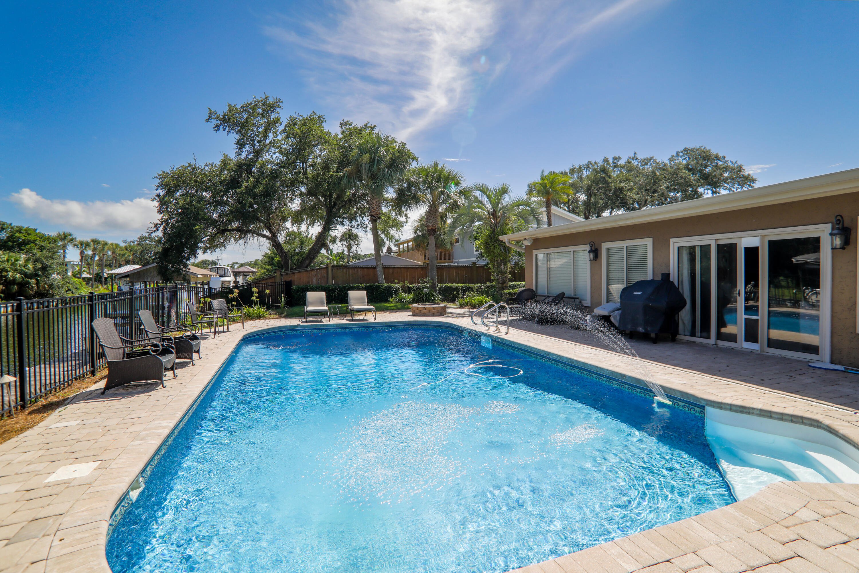 974 Aquamarine Dr. Drive, Gulf Breeze FL 32563, Property Listing