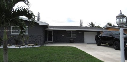 8390 Nw 10th St, Pembroke Pines