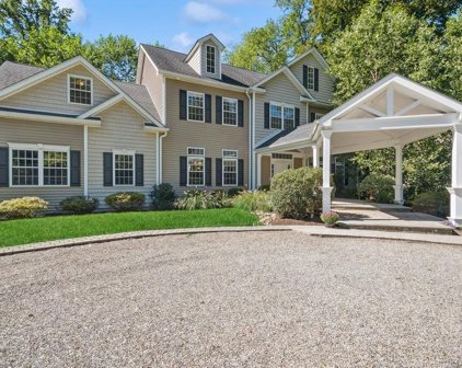 2 Algonquian Trail, Briarcliff Manor