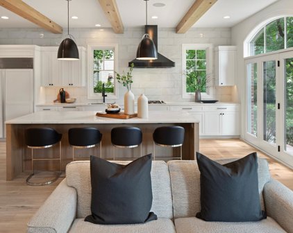 715 Rice Street E, Wayzata