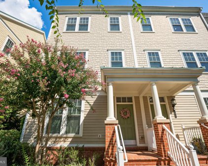 720 Diamond Ave, Alexandria