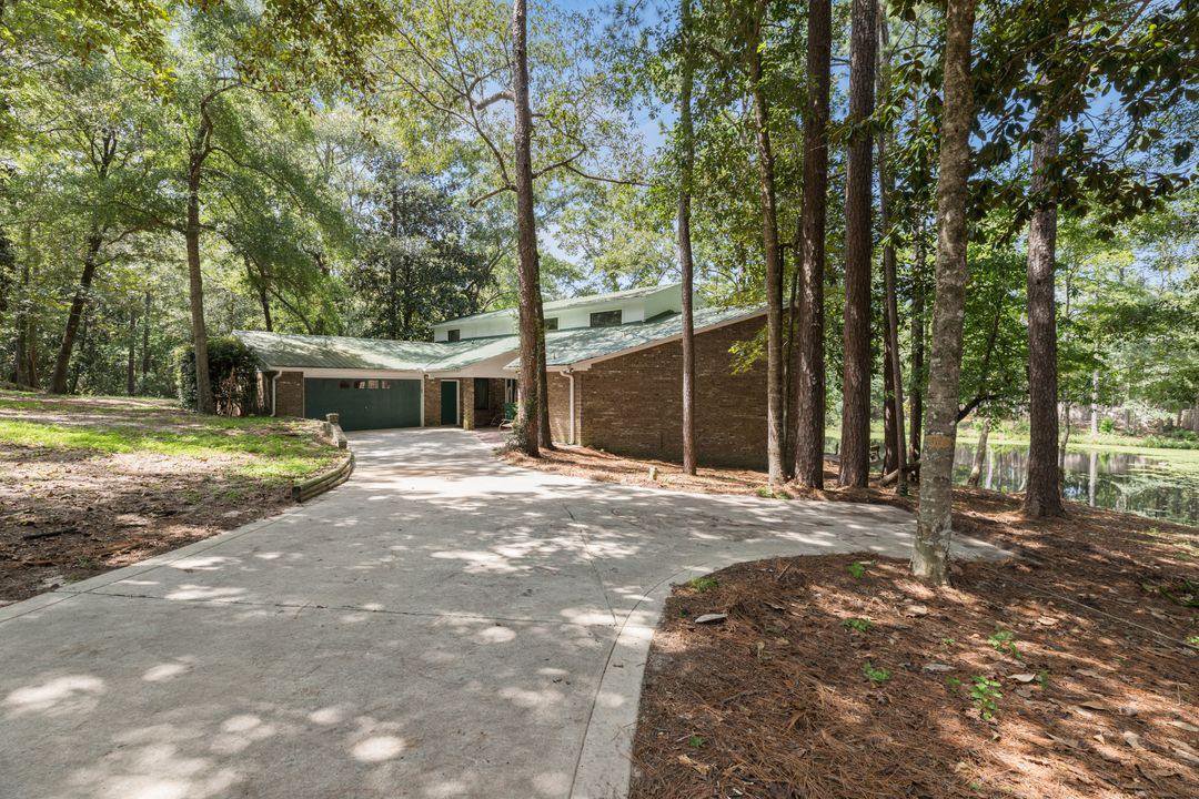 5845 White Oak Drive, Crestview FL 32539, Property Listing 854740,