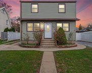 471 Hempstead Gardens Drive, W. Hempstead image