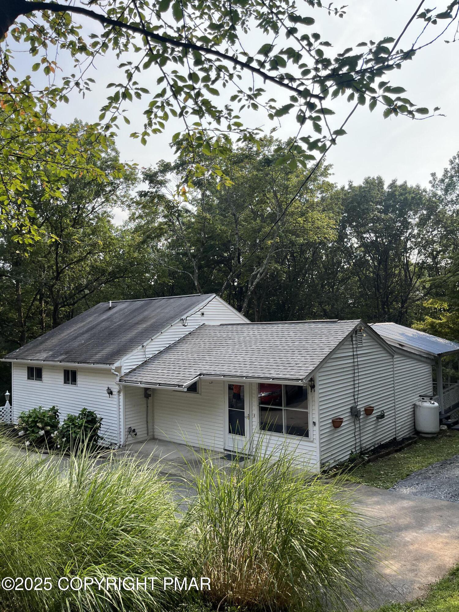 529 Pine Ridge Rd, Stroudsburg, 18360