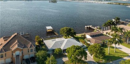 111 E North Shore Avenue, North Fort Myers