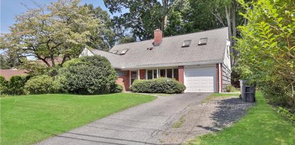 43 Yale Road, Hartsdale