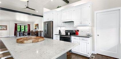 402 Thunder Mountain Road, Camdenton