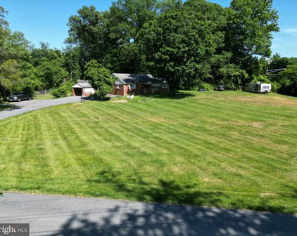 20 Linda Ln, Millersville