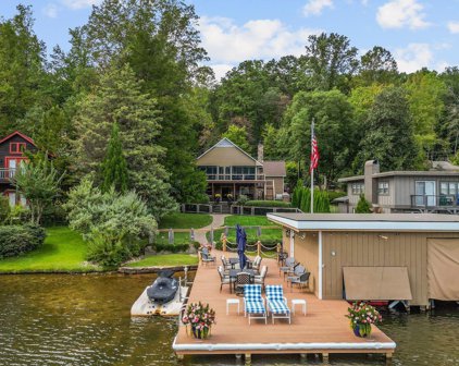 1522 W Lakeshore Drive, Landrum