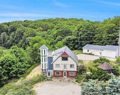 4599 River Road, Boyne Falls