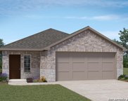 105 Middle Green Loop, Floresville image