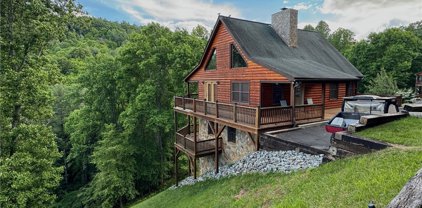 120 New Ridge Lane, Piney Creek