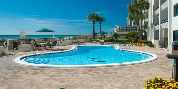 Emerald Towers Oceanfront Pool
