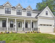 10142 Pine St, Oakton image