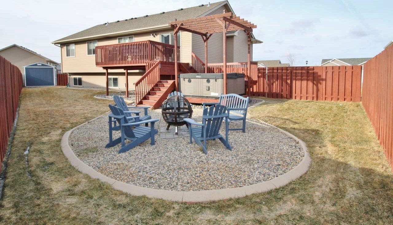2825 Grey Eagle Pass, Minot, 58703