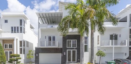 8265 Nw 34th St, Doral