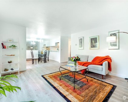 3828 Lake Washington Boulevard SE Unit #4D, Bellevue