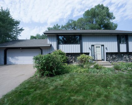 2563 Woodale Drive, Mounds View