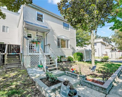 12 Sandy Lane, Staten Island