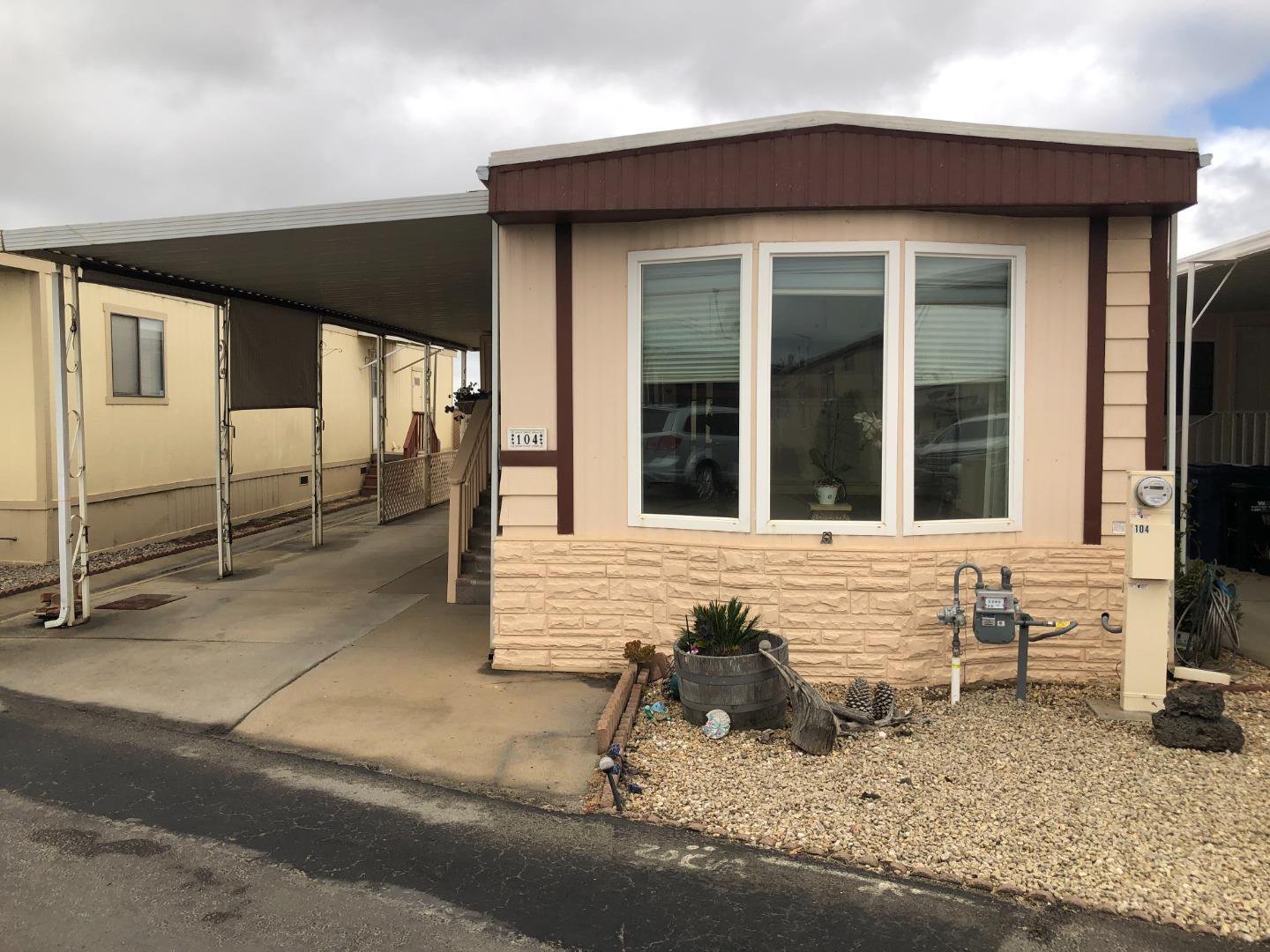 Salinas Real Estate Salinas Home for Sale with 2 bedrooms and 1 baths