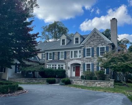 413 Timber Ln, Newtown Square