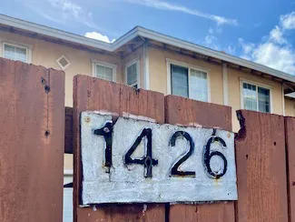 1426 Keeaumoku Sign