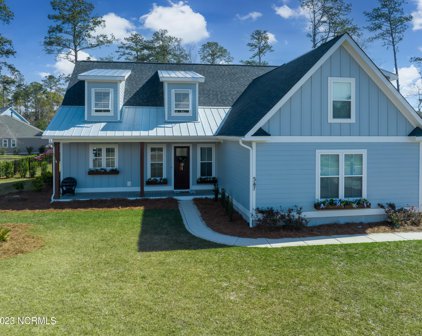547 Crown Point Drive, Hampstead