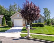 11 Dutchess Ct, Southampton image