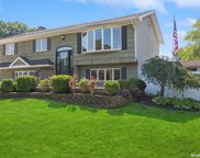 4 Rolan, Islip Terrace image
