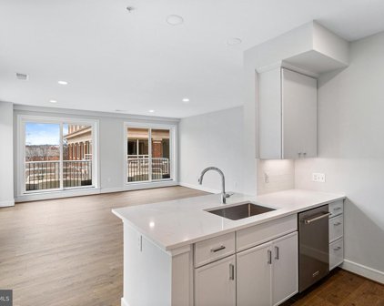 635 Slaters Ln Unit #310, Alexandria