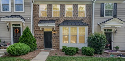 6814 Colonial Garden  Drive, Huntersville