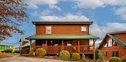 628 Cherry Blossom Way, Pigeon Forge