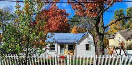 738 Pleasant Ave, Boyne City