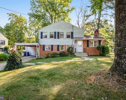 8619 Cushman Pl, Alexandria