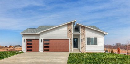 5 Nw Alderleaf  Drive, Waukee