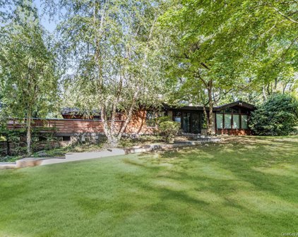 1 Farm Road, Ardsley
