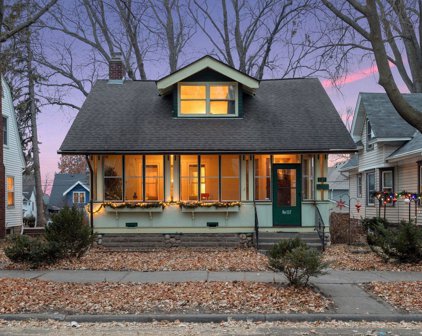 137 Bates Avenue, Saint Paul
