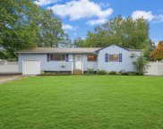 10 Amfer Court, Bay Shore image
