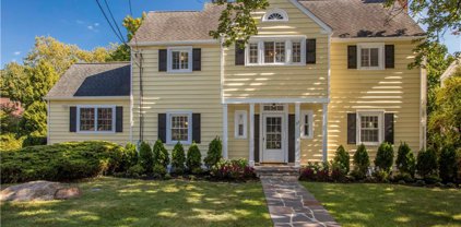 32 Old Orchard Road, New Rochelle