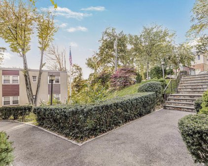 95 Wiltshire Road Unit #C17, Scarsdale