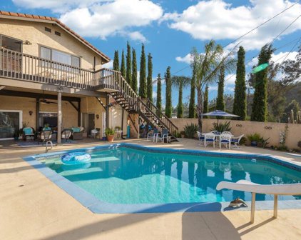 572 Howie Court, Santa Paula