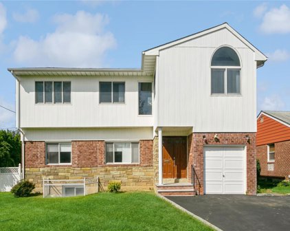 115 Sycamore Drive, New Hyde Park