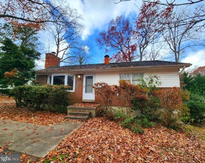 512 Saint Martins Ln, Severna Park