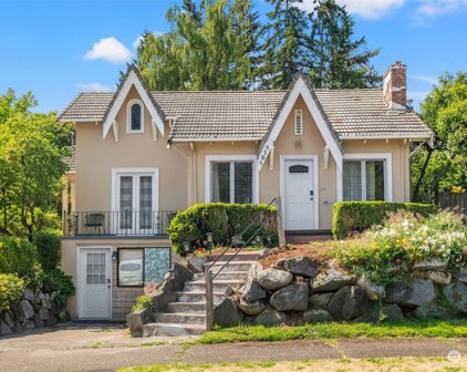 5015 S Dakota Street, Seattle