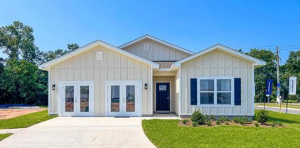 826 Windhill Dr, Cantonment