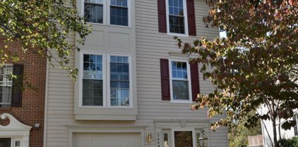 7446 Gadsby Sq, Alexandria