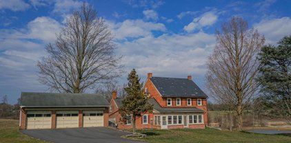 1235 Stoner, Lancaster