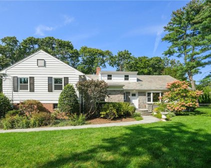 189 Mamaroneck Road, Scarsdale